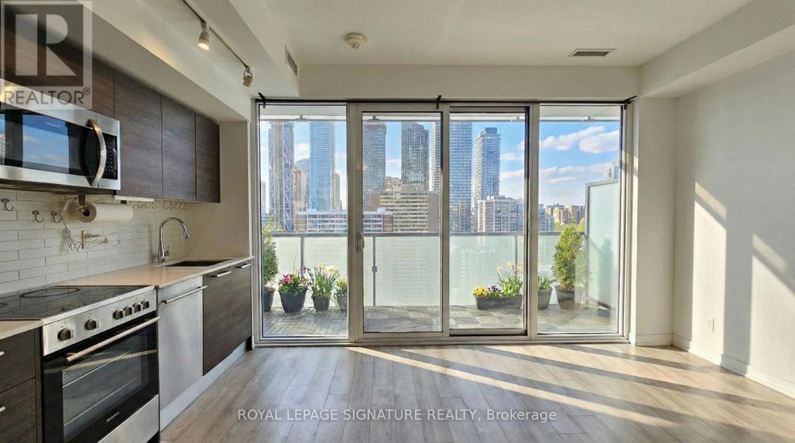 2208 - 28 Wellesley Street E, Toronto, Ontario  M6Y 0C4 - Photo 3 - C12927800