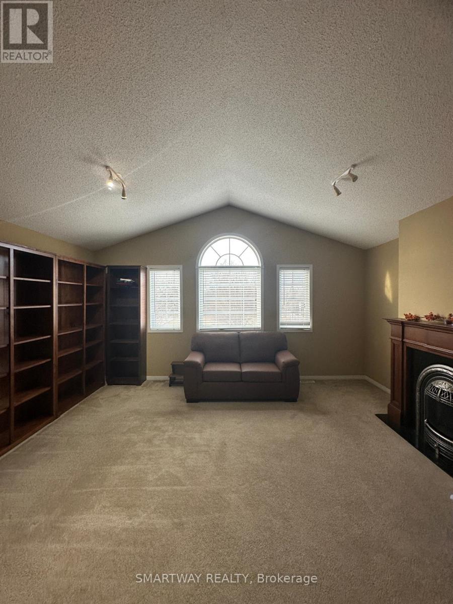 Photo 11 of 15 for 646 Ridgeview Drive