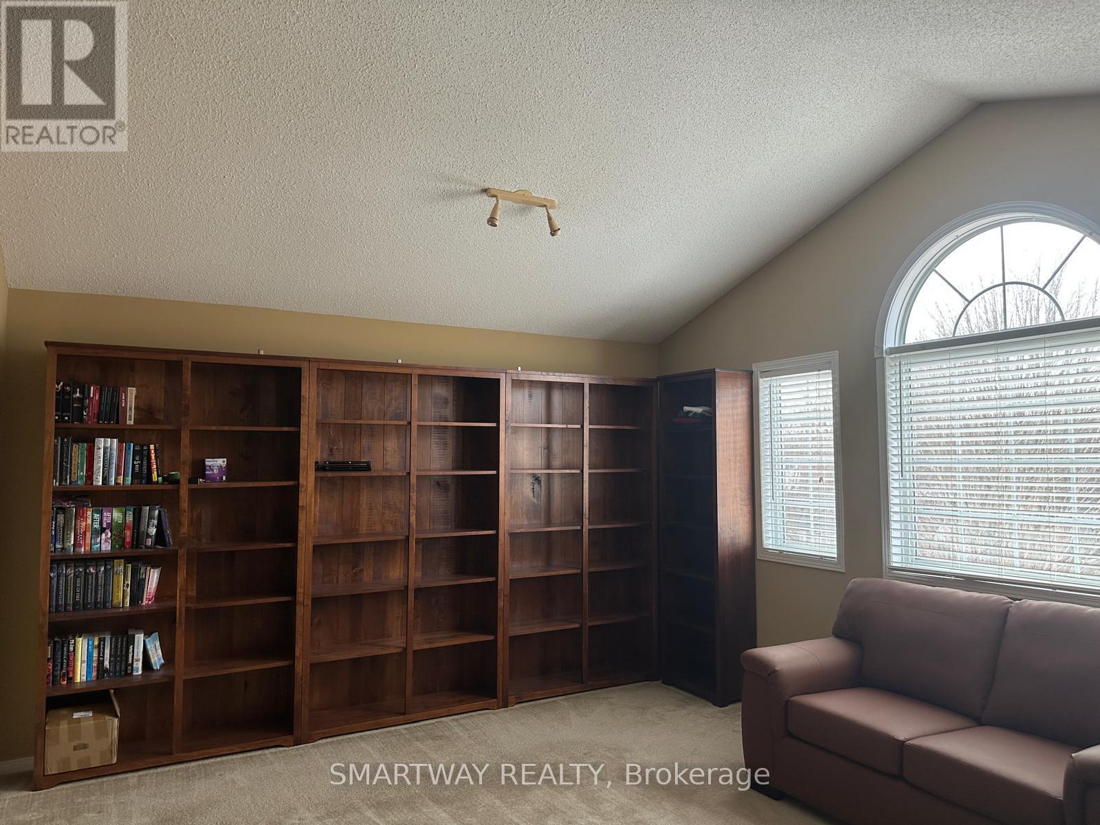 Photo 12 of 15 for 646 Ridgeview Drive