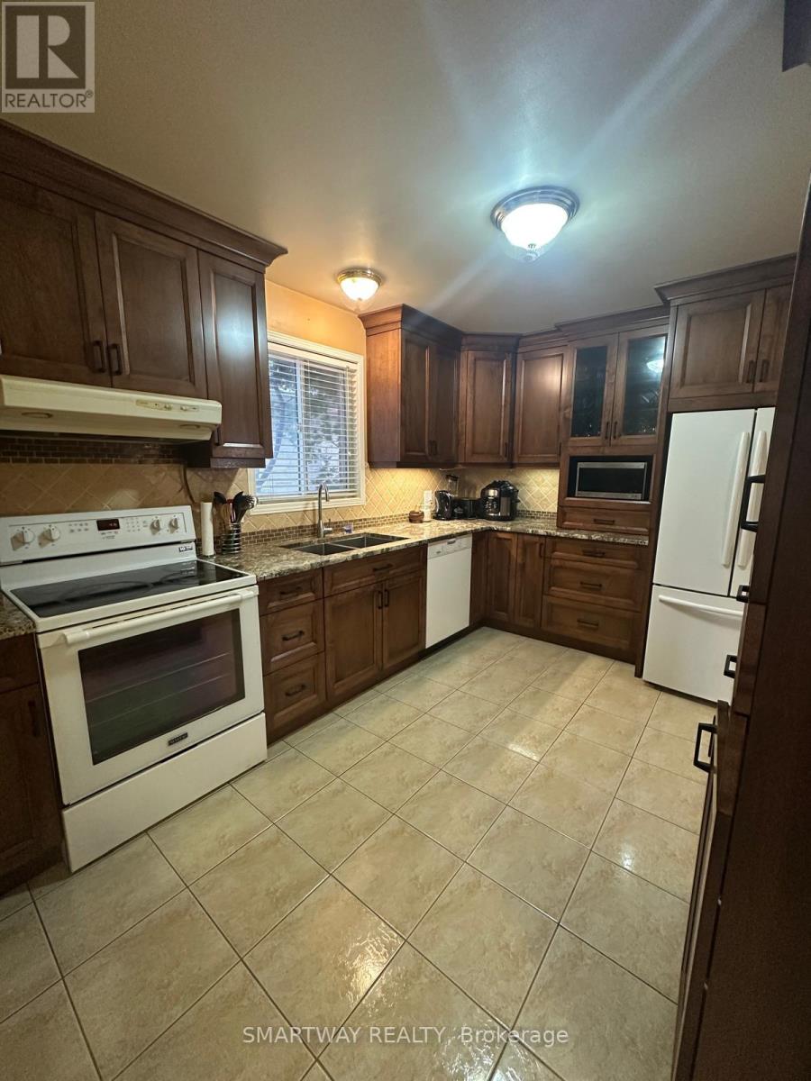 Photo 3 of 15 for 646 Ridgeview Drive