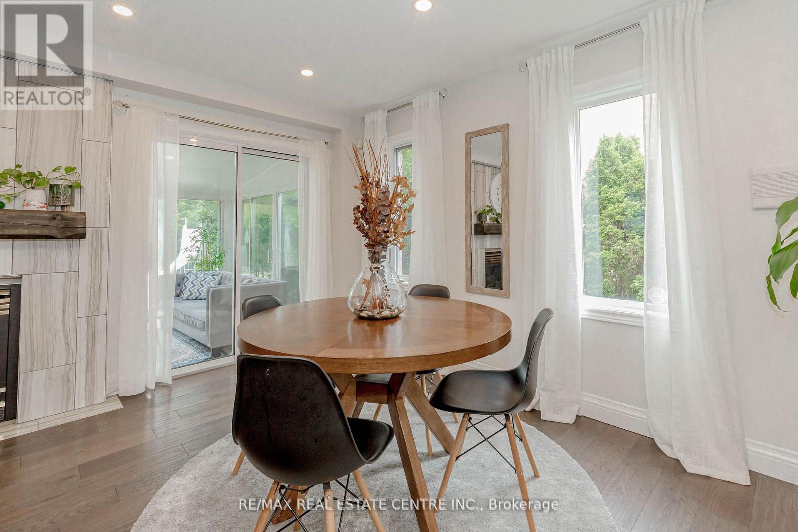 33 Strathroy Crescent, Hamilton, Ontario  L8B 0K9 - Photo 23 - X12928120