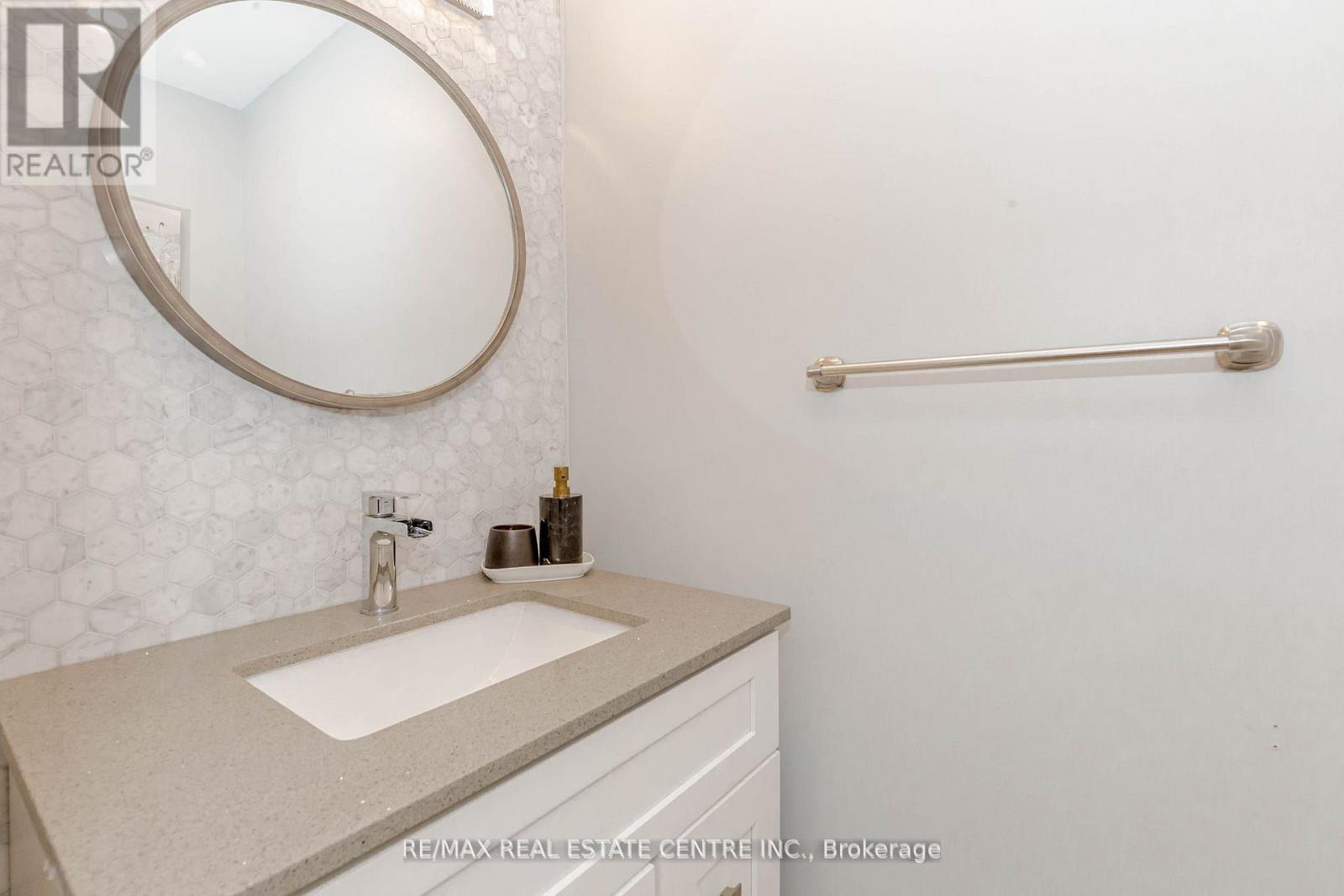 33 Strathroy Crescent, Hamilton, Ontario  L8B 0K9 - Photo 29 - X12928120