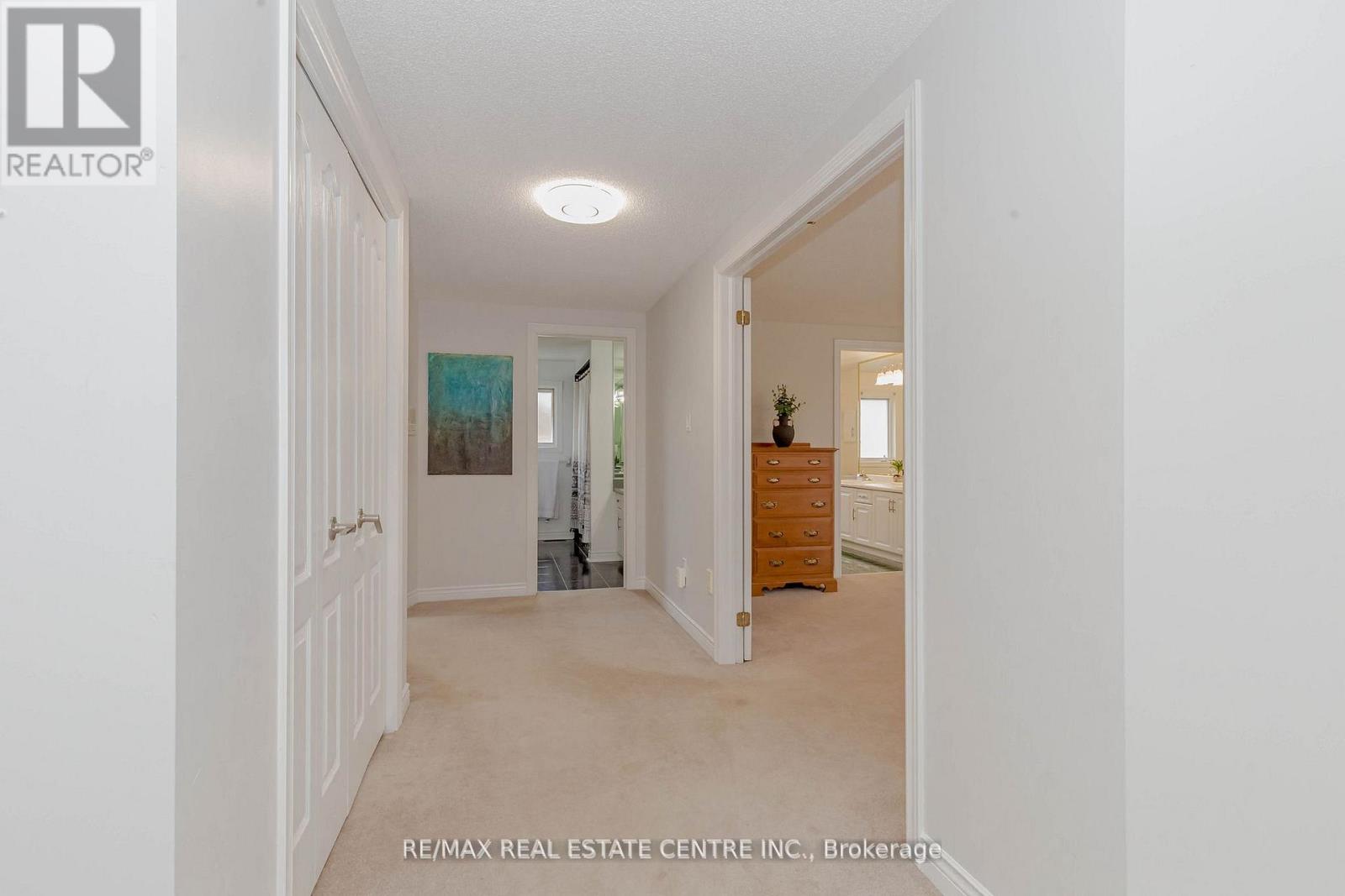 33 Strathroy Crescent, Hamilton, Ontario  L8B 0K9 - Photo 34 - X12928120