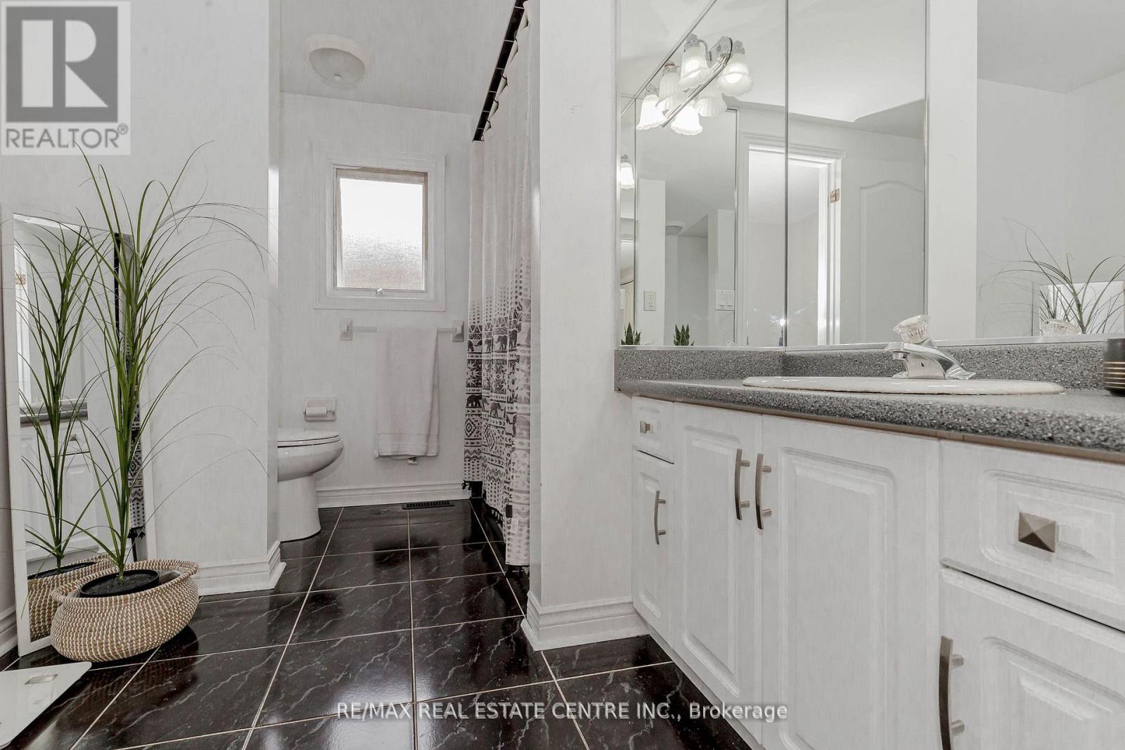 33 Strathroy Crescent, Hamilton, Ontario  L8B 0K9 - Photo 44 - X12928120