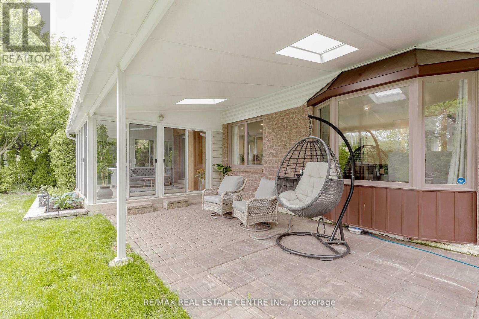 33 Strathroy Crescent, Hamilton, Ontario  L8B 0K9 - Photo 48 - X12928120