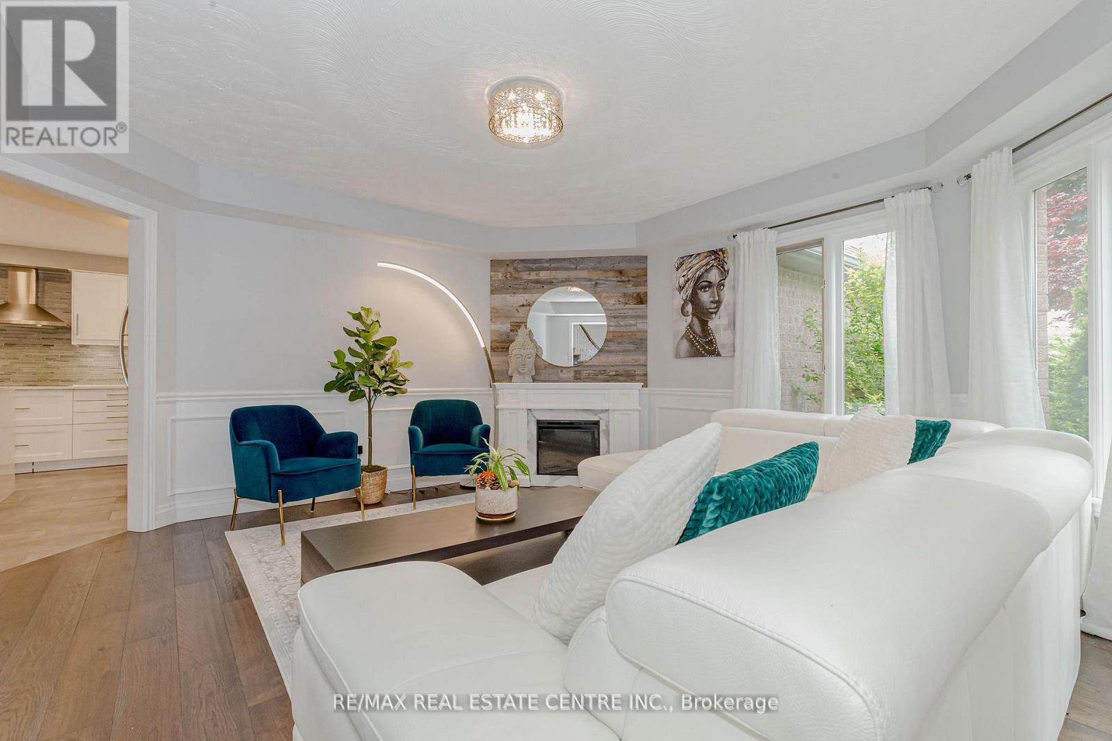 33 Strathroy Crescent, Hamilton, Ontario  L8B 0K9 - Photo 7 - X12928120