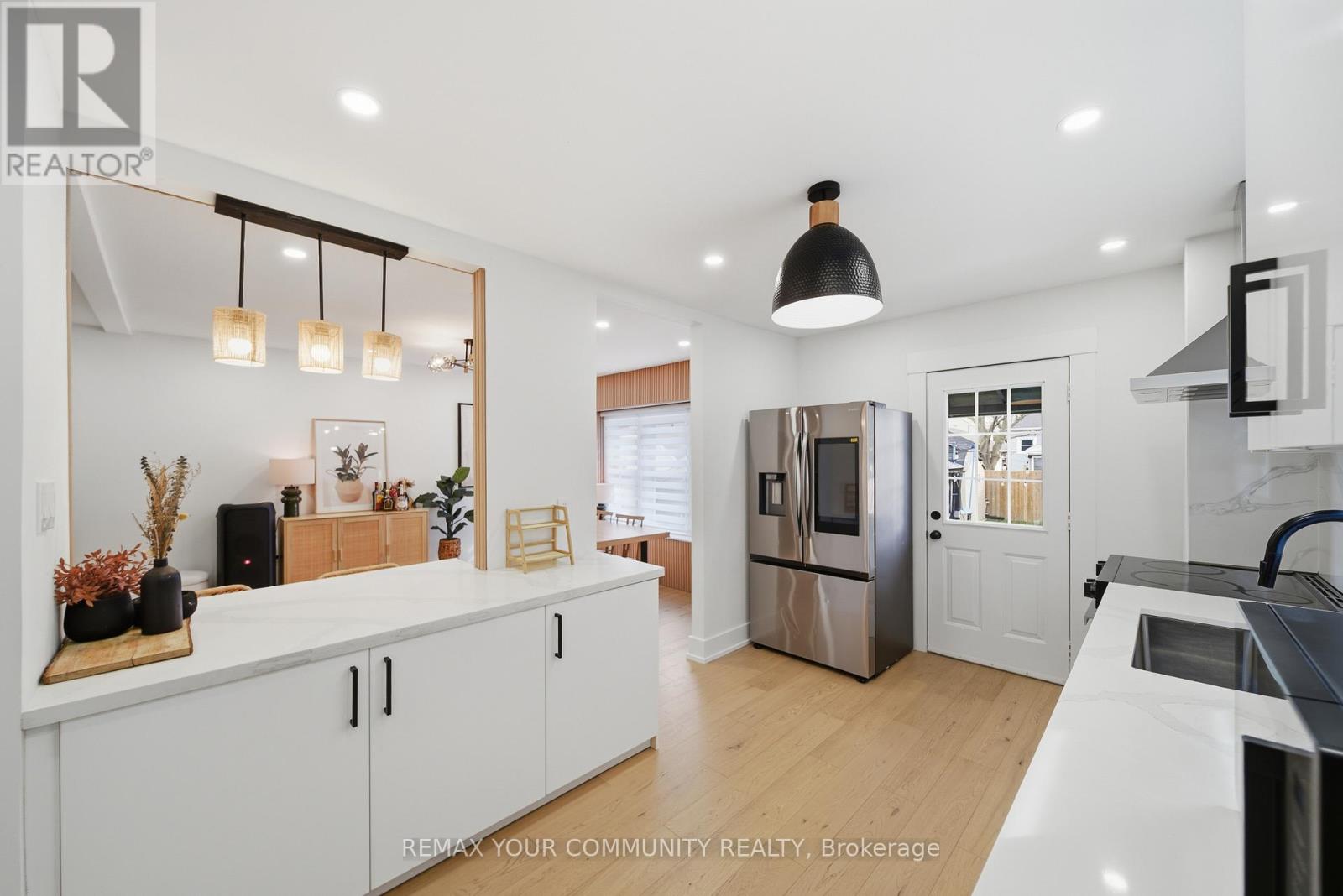 16 Marquis Street, St. Catharines, Ontario  L2R 4Y6 - Photo 12 - X12928204