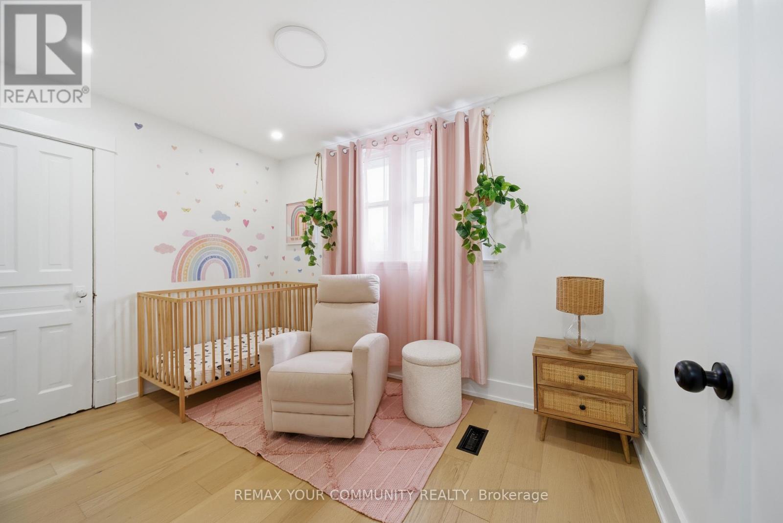 16 Marquis Street, St. Catharines, Ontario  L2R 4Y6 - Photo 6 - X12928204