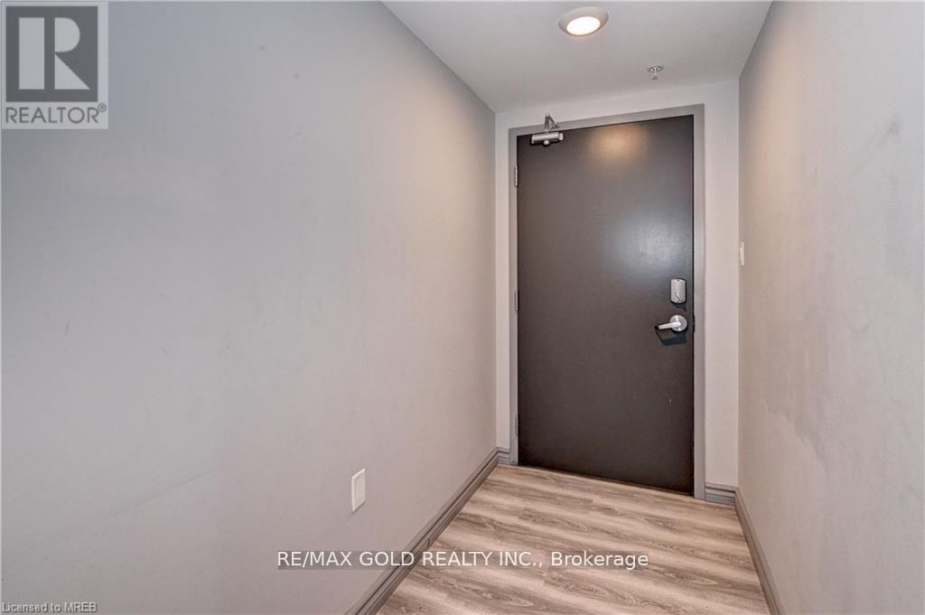 G304 - 275 Larch Street, Waterloo, Ontario  N2L 3R2 - Photo 2 - X12928218
