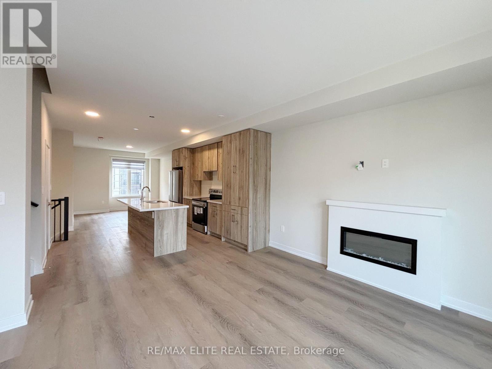 16 Lewis Craigie Lane, Richmond Hill, Ontario  L4B 0J5 - Photo 7 - N12912026