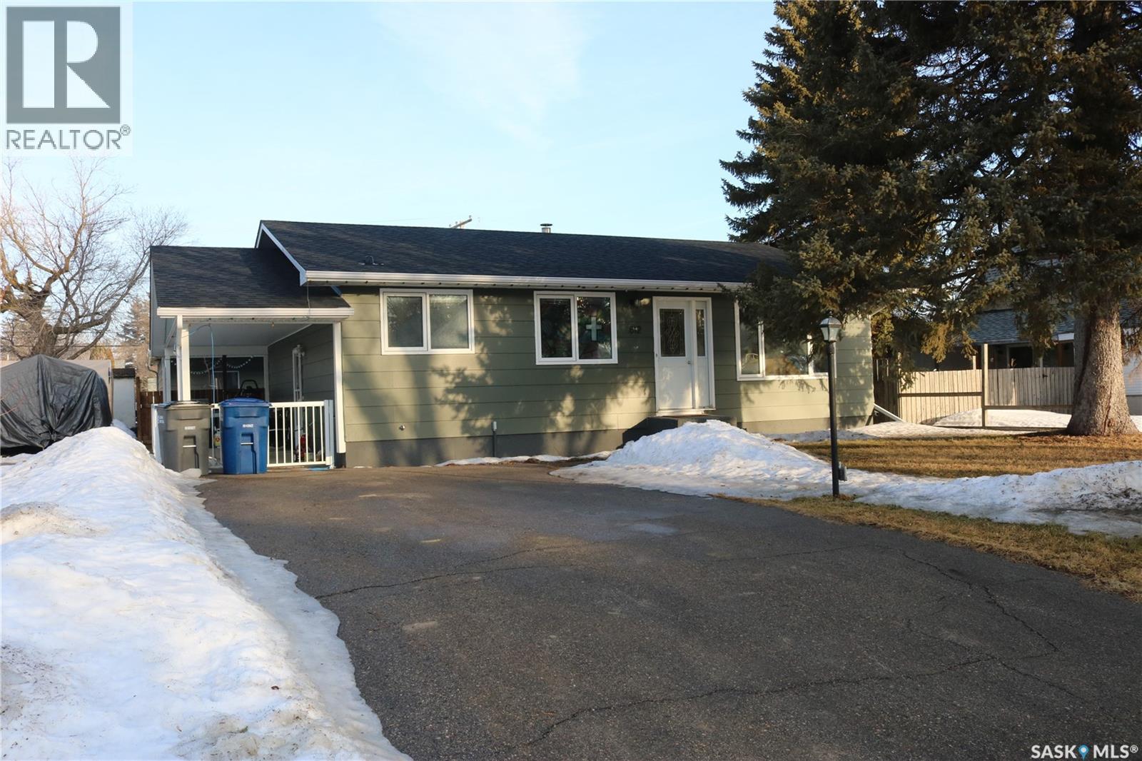 812 McNaughton STREET, moosomin, Saskatchewan