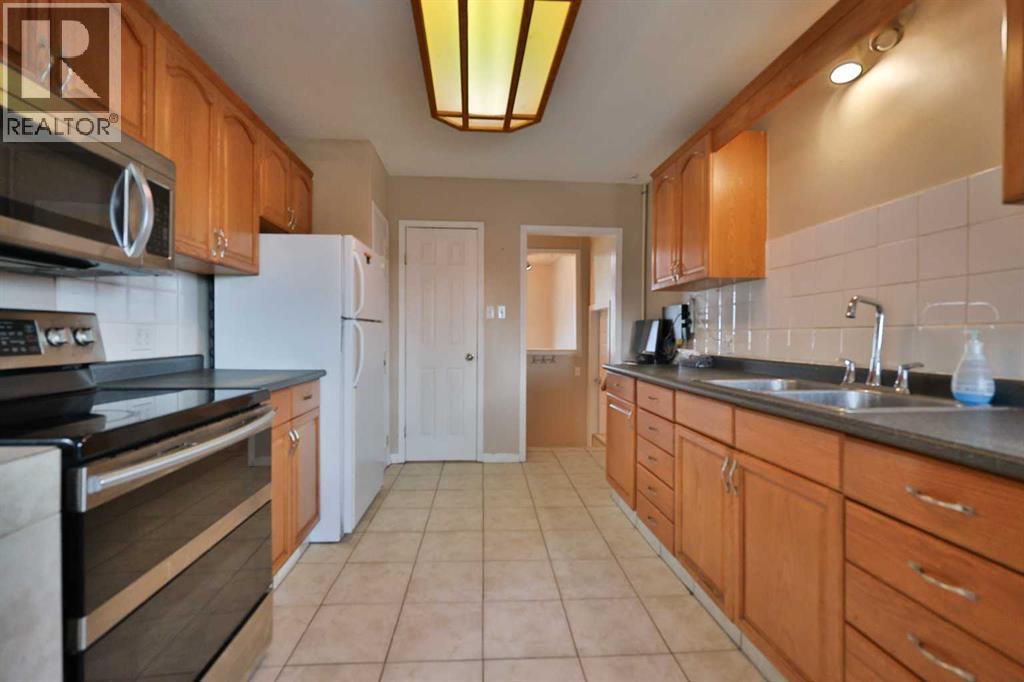 55046 Rr 21-1, Raymond, Alberta  T0K 2S0 - Photo 15 - A2294753