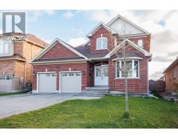 31 ELLIS CRESCENT, Kawartha Lakes, Ontario