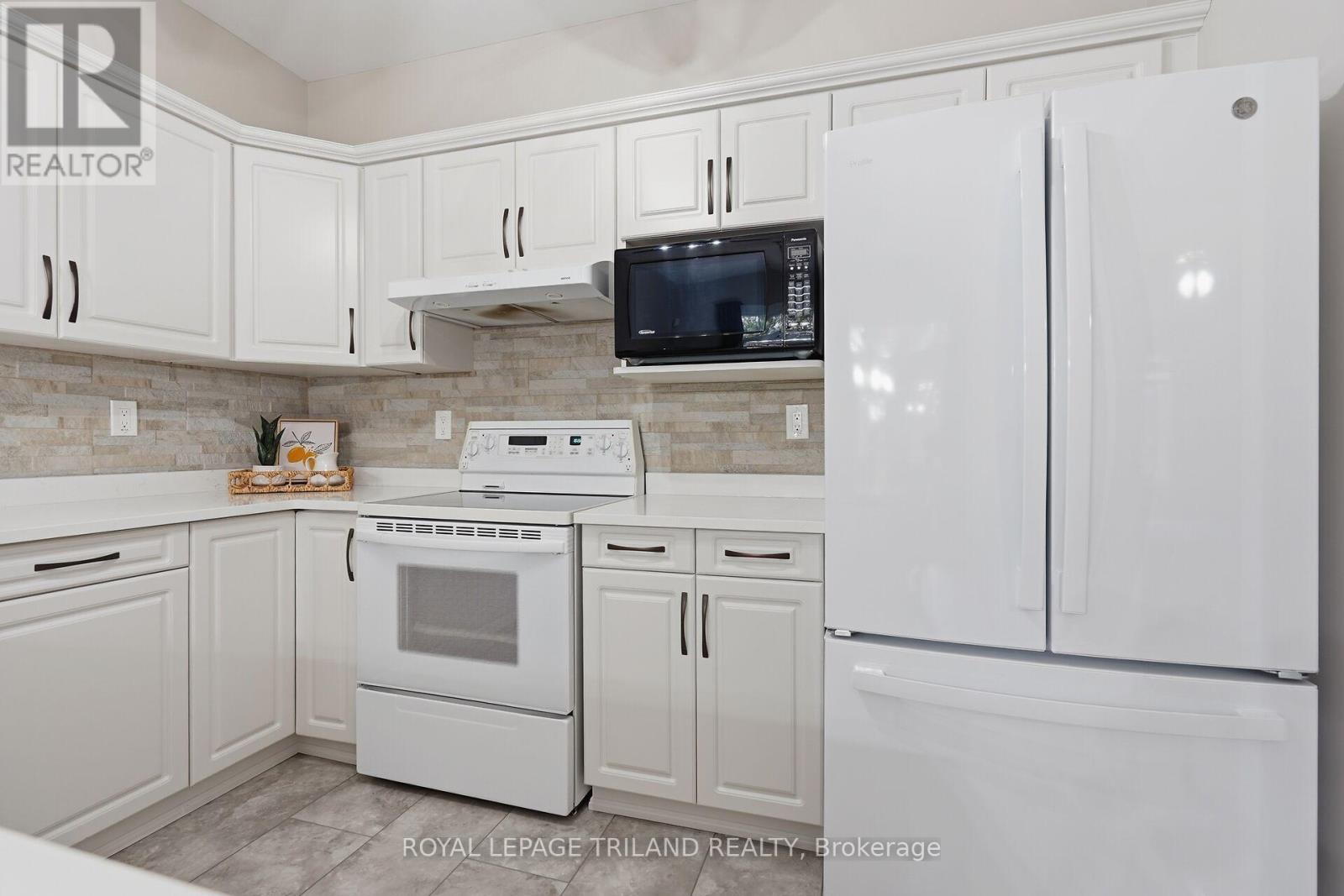 1 - 6 Cadeau Terrace, London South, Ontario  N6K 4W6 - Photo 13 - X12928260