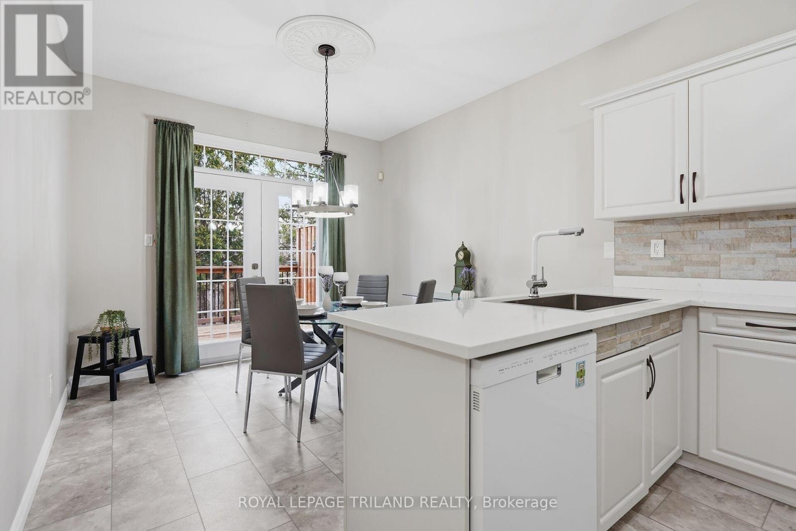 1 - 6 Cadeau Terrace, London South, Ontario  N6K 4W6 - Photo 15 - X12928260