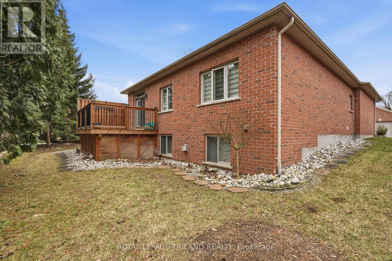 1 - 6 Cadeau Terrace, London South, Ontario  N6K 4W6 - Photo 41 - X12928260