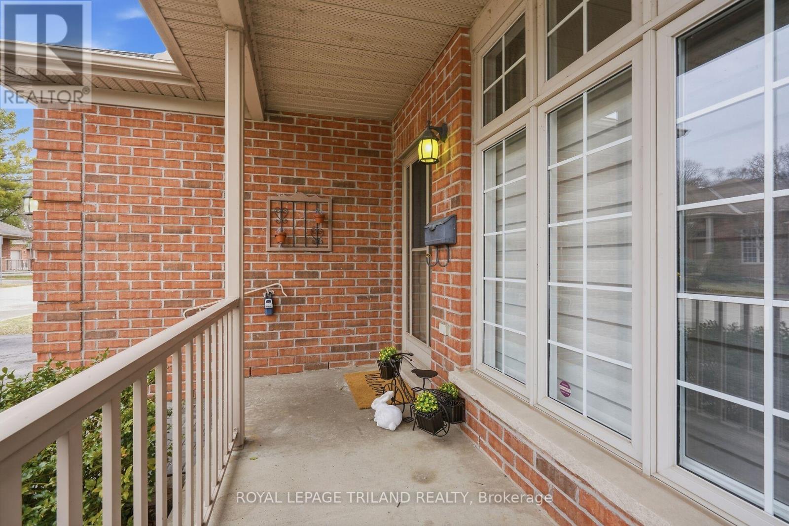 1 - 6 Cadeau Terrace, London South, Ontario  N6K 4W6 - Photo 5 - X12928260