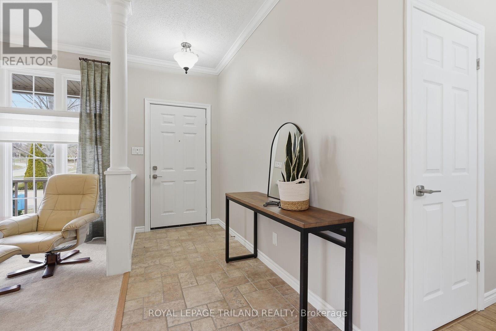 1 - 6 Cadeau Terrace, London South, Ontario  N6K 4W6 - Photo 6 - X12928260