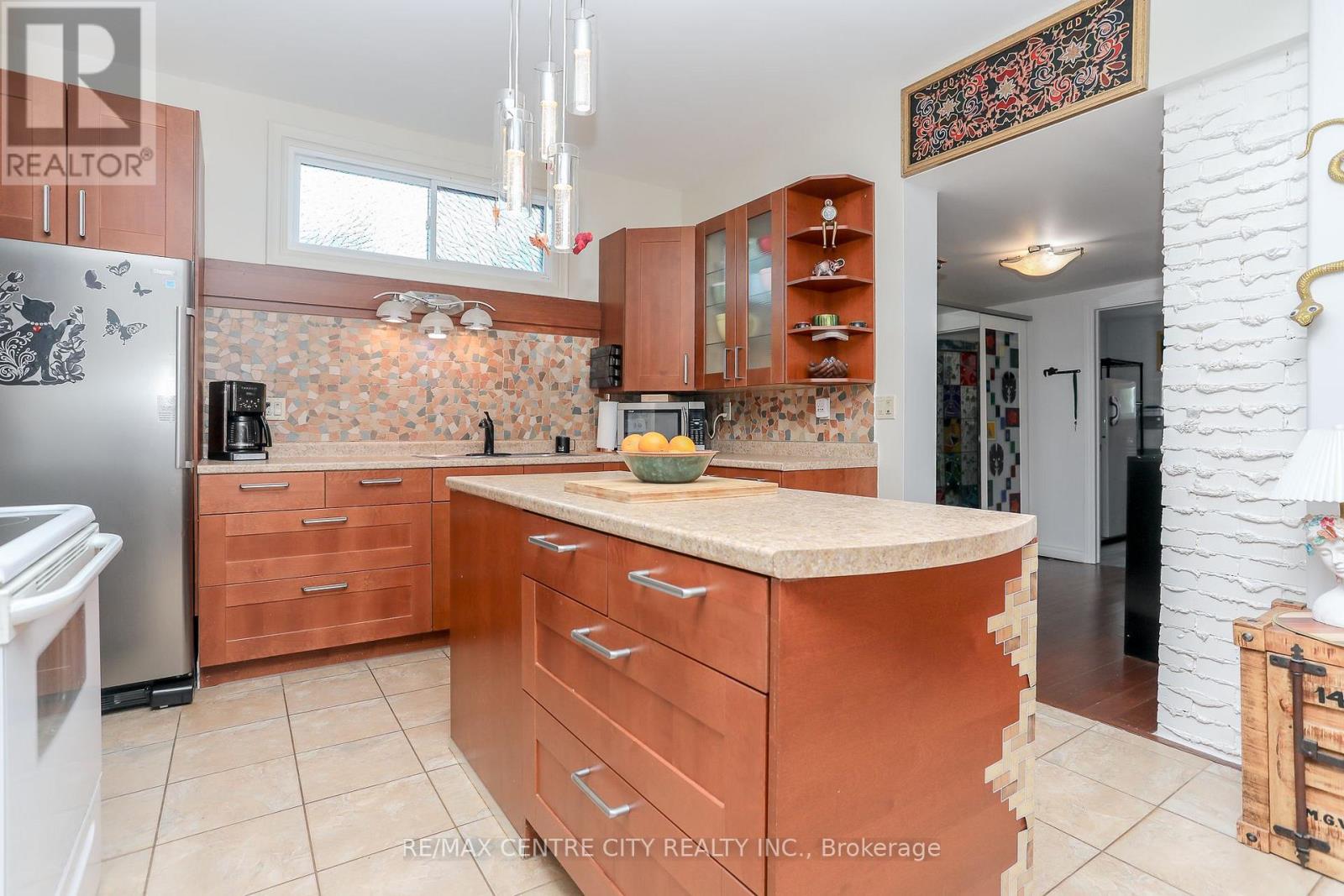 2349 Main Street, London South, Ontario  N6P 1A7 - Photo 11 - X12928272