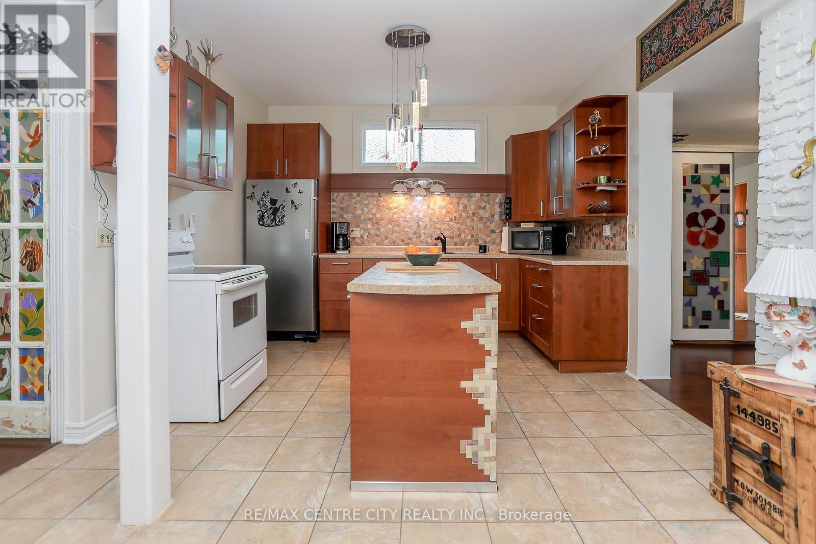 2349 Main Street, London South, Ontario  N6P 1A7 - Photo 12 - X12928272