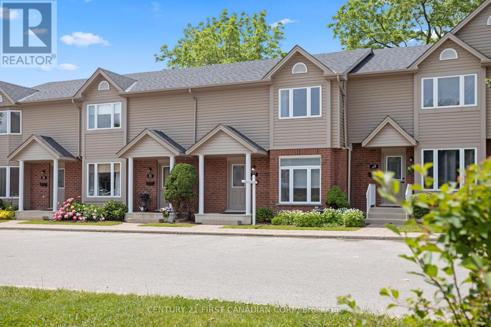 Photo 3 of 31 for 37 - 1921 Father Dalton Avenue