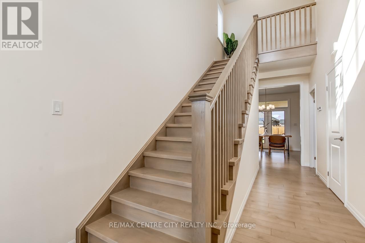 8 Redhaven Lane, St. Thomas, Ontario  N5R 0K2 - Photo 3 - X12928358