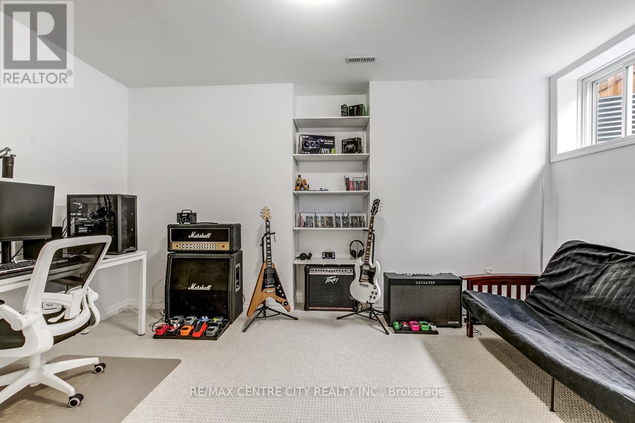 8 Redhaven Lane, St. Thomas, Ontario  N5R 0K2 - Photo 31 - X12928358