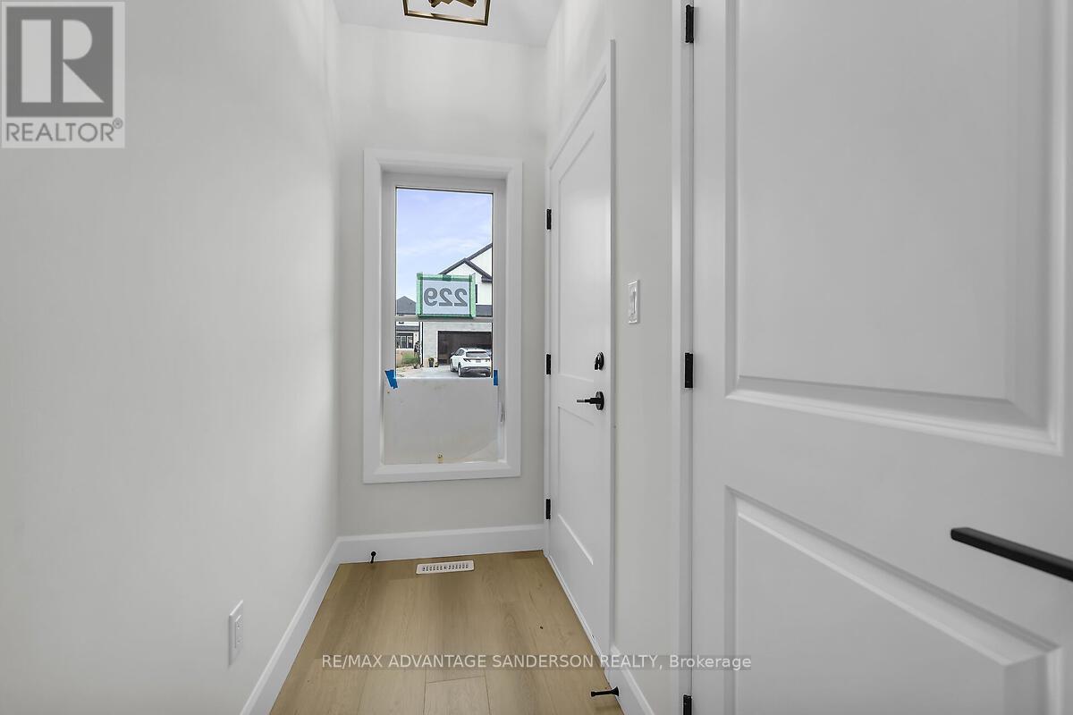 197 Bowman Drive, Middlesex Centre, Ontario  N0M 2A0 - Photo 36 - X12928438