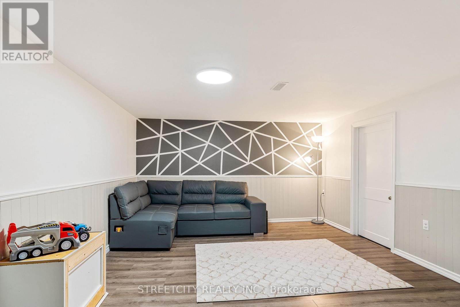 190 Spence Drive, Strathroy-Caradoc, Ontario  N7G 3T5 - Photo 32 - X12928480