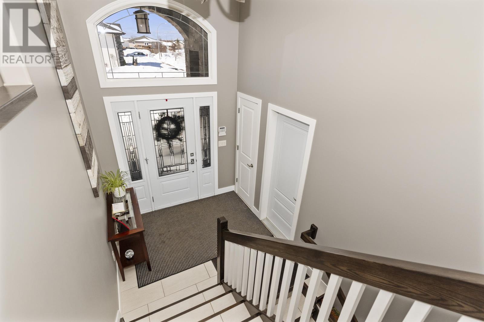 216 Cougar Cres, Thunder Bay, Ontario  P7C 0B2 - Photo 3 - TB2600549