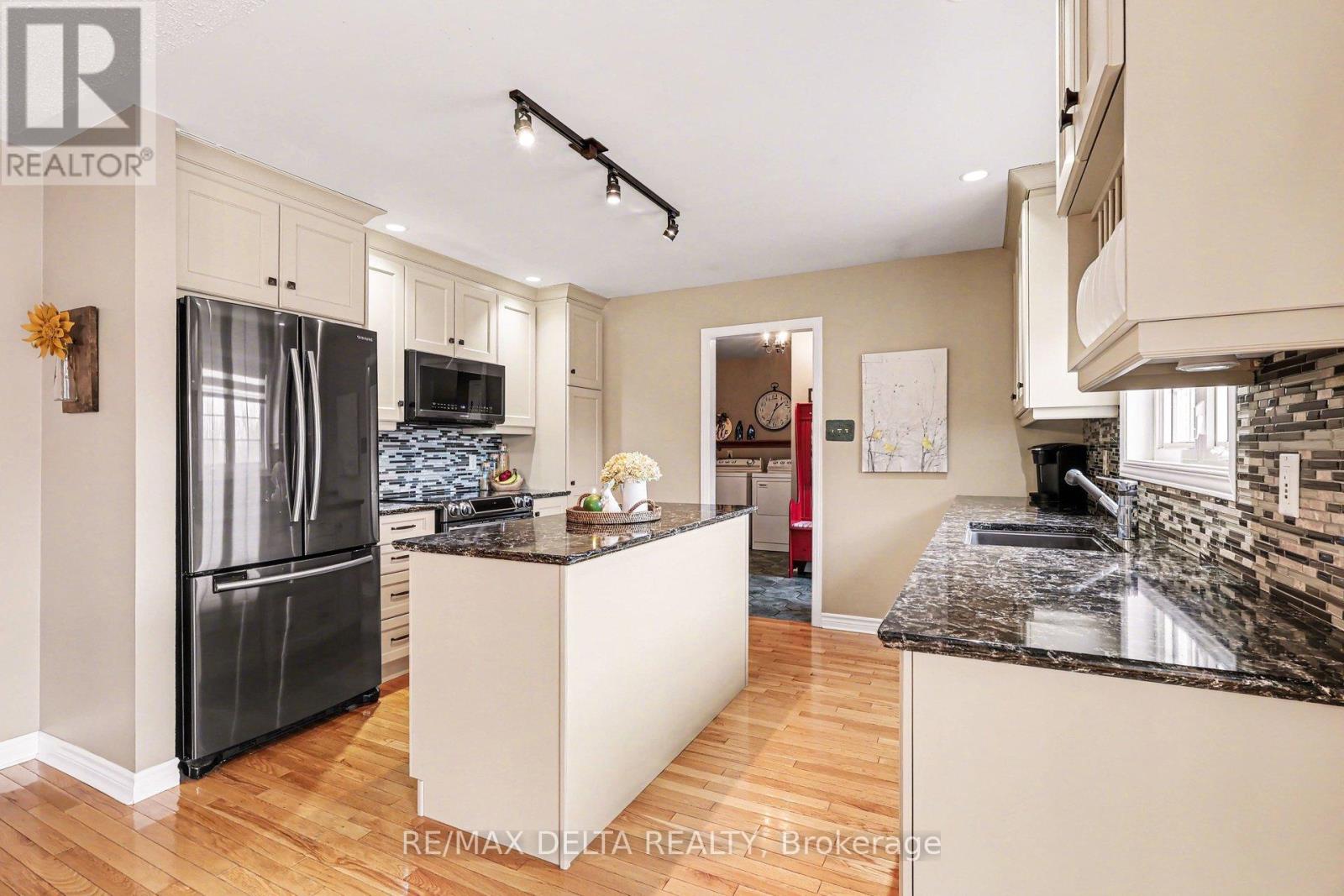 10532 Main Street, North Dundas, Ontario  K0E 1W0 - Photo 15 - X12928280