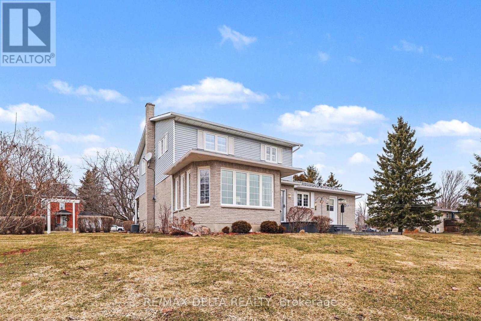 10532 Main Street, North Dundas, Ontario  K0E 1W0 - Photo 42 - X12928280