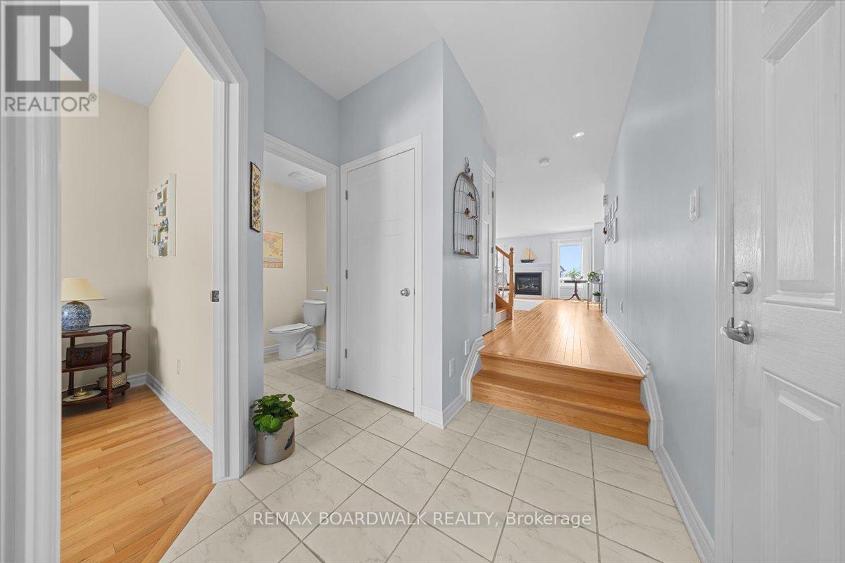 617 Capuchon Way, Ottawa, Ontario  K4A 0W2 - Photo 2 - X12928442