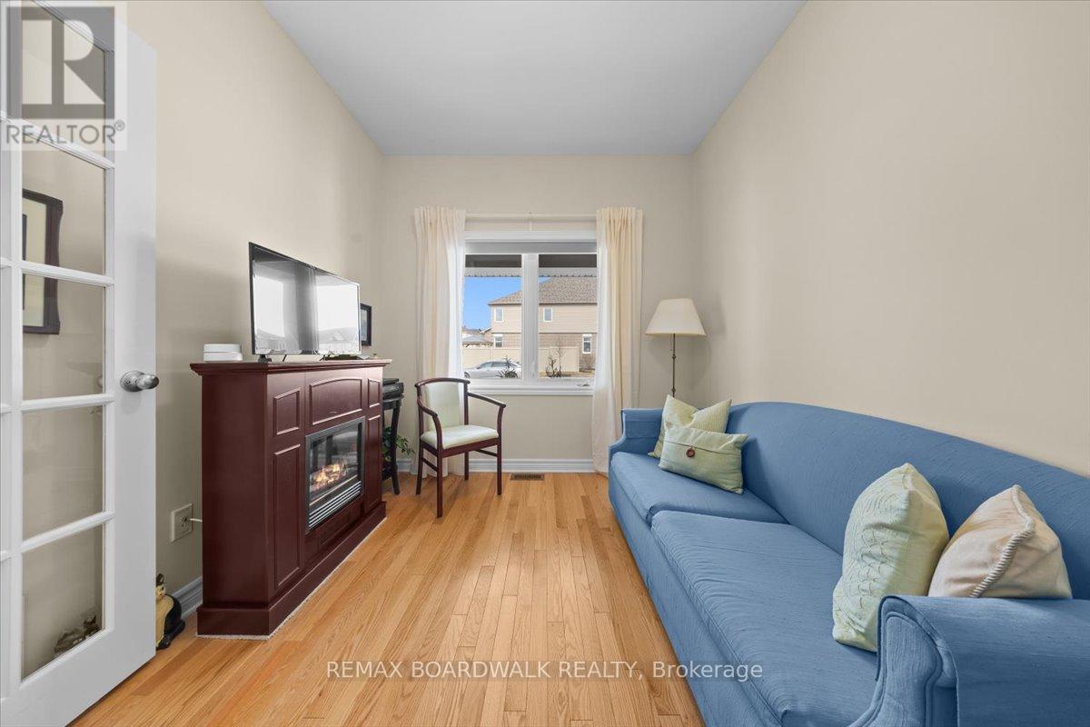617 Capuchon Way, Ottawa, Ontario  K4A 0W2 - Photo 4 - X12928442