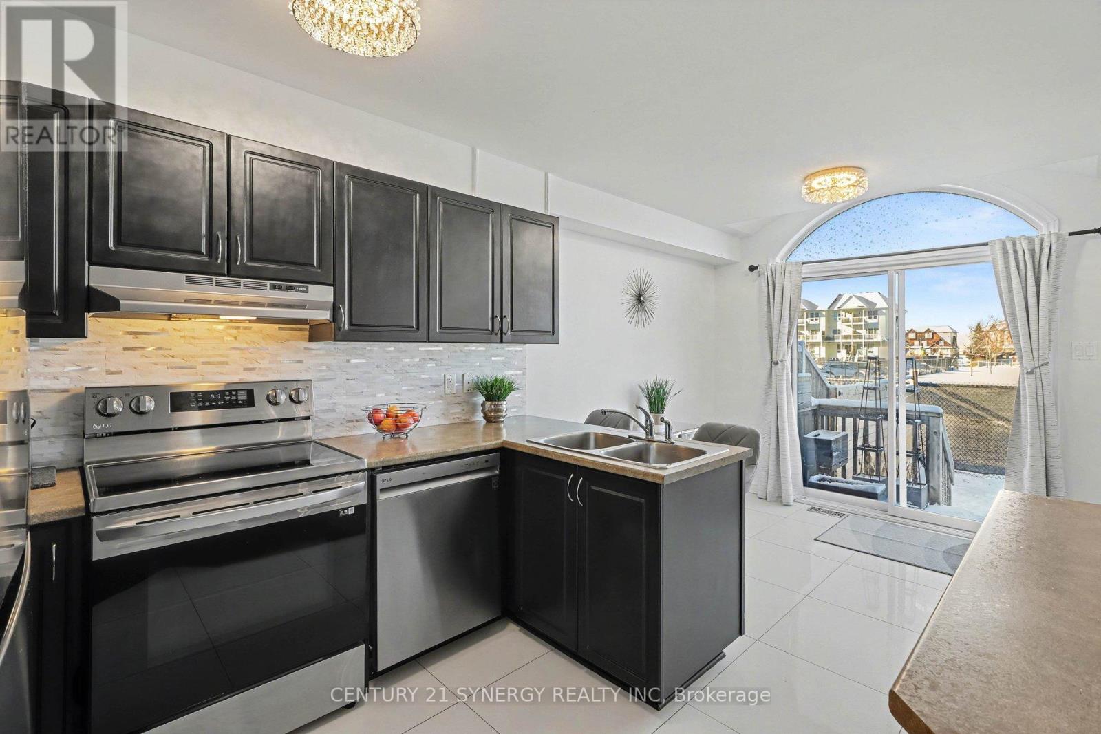 114 Silvermoon Crescent, Ottawa, Ontario  K4A 0P9 - Photo 10 - X12928472