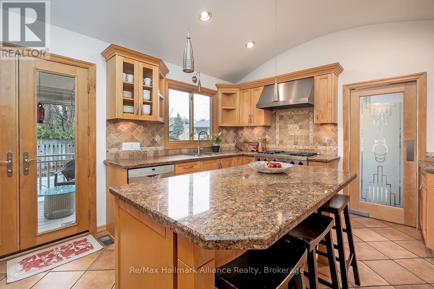 8 Silverthorne Bush Drive, Toronto, Ontario  M9C 2X5 - Photo 15 - W12928376