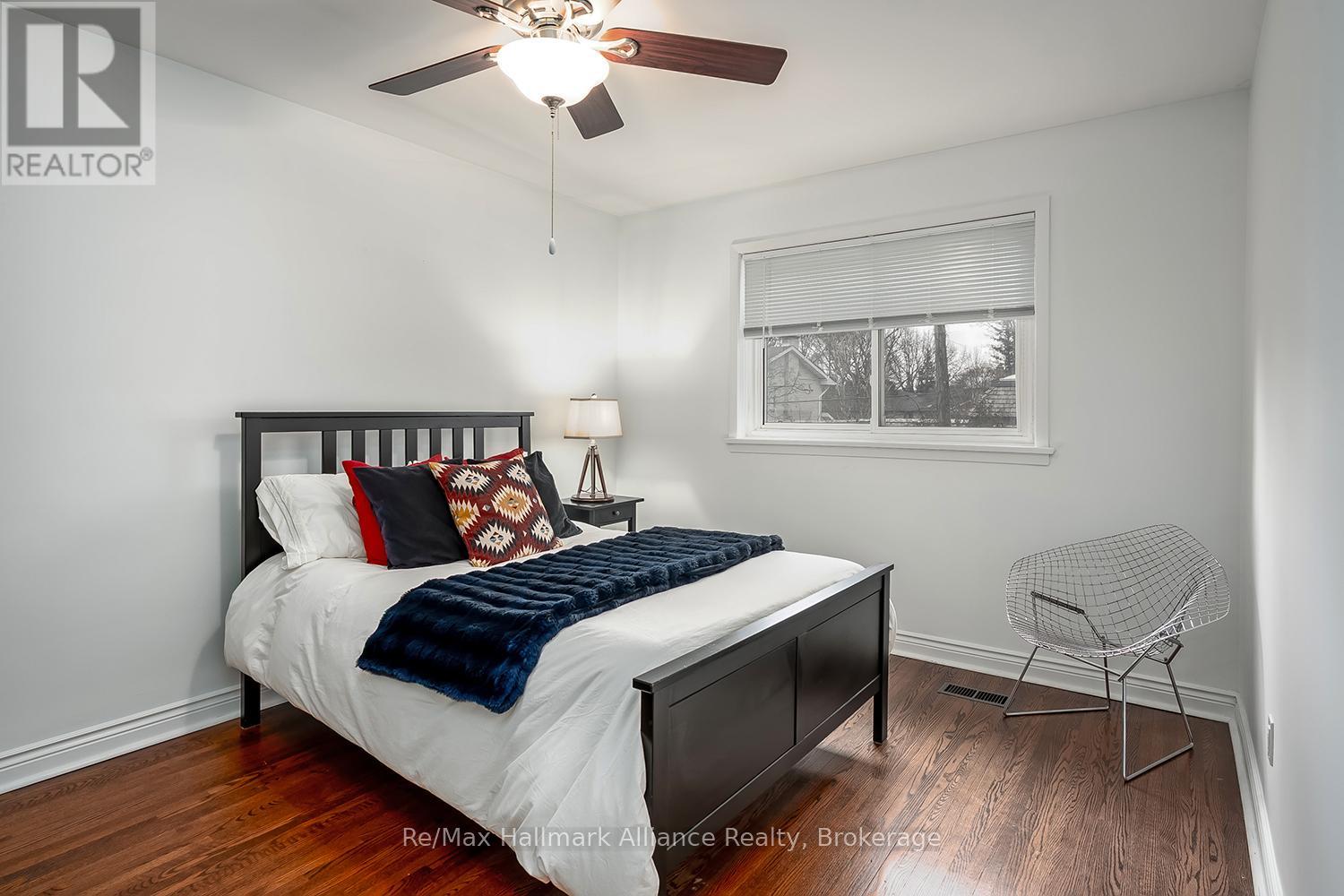 8 Silverthorne Bush Drive, Toronto, Ontario  M9C 2X5 - Photo 23 - W12928376