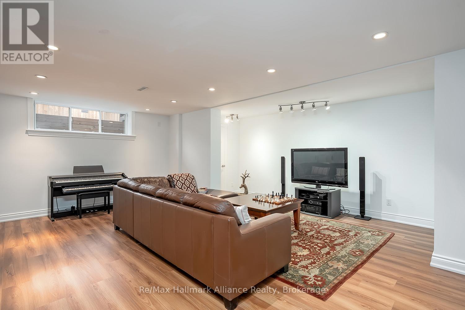 8 Silverthorne Bush Drive, Toronto, Ontario  M9C 2X5 - Photo 31 - W12928376