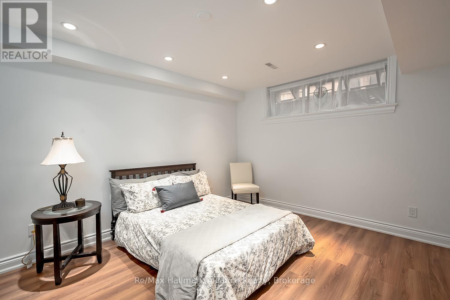 8 Silverthorne Bush Drive, Toronto, Ontario  M9C 2X5 - Photo 35 - W12928376