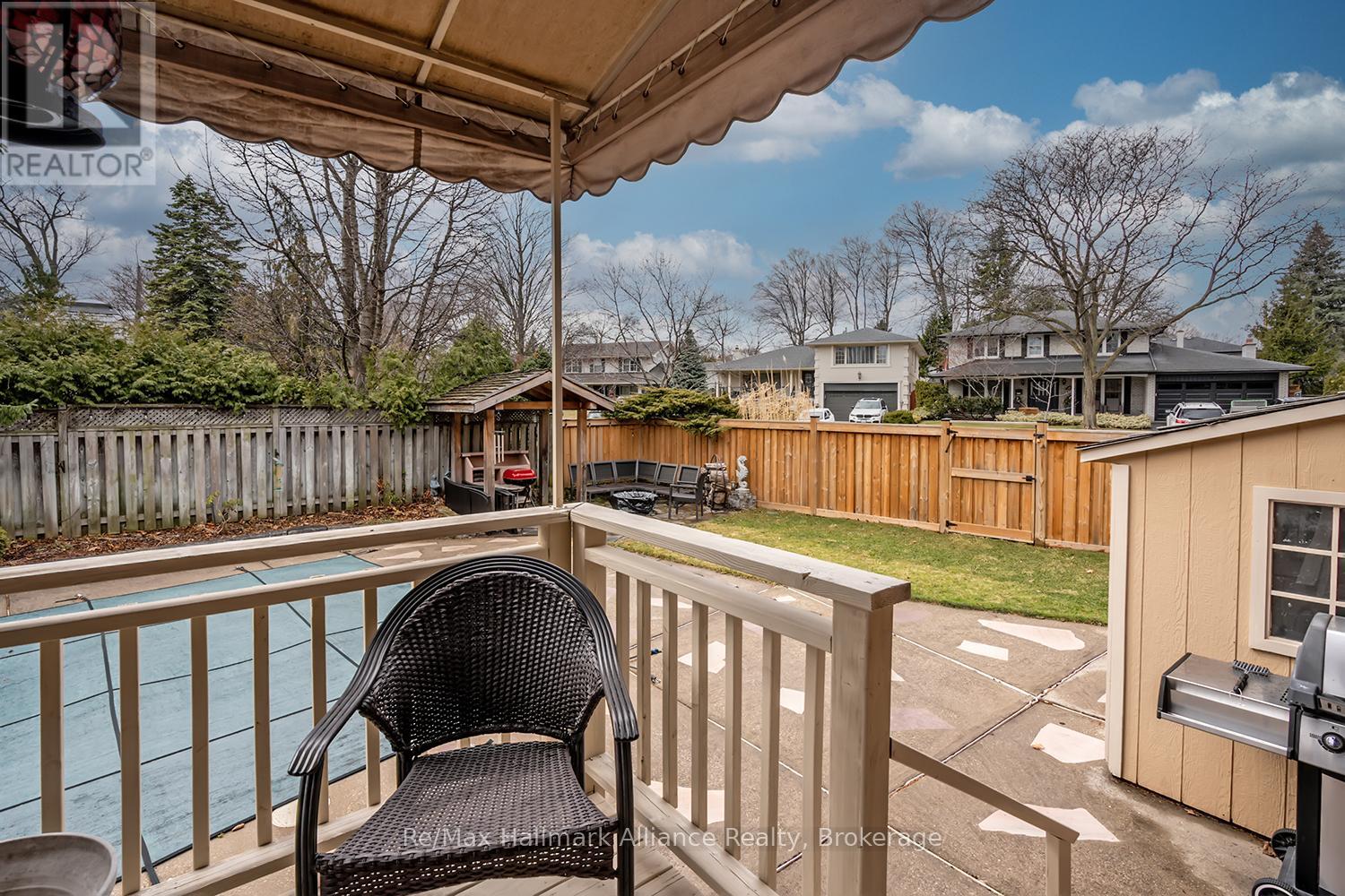 8 Silverthorne Bush Drive, Toronto, Ontario  M9C 2X5 - Photo 36 - W12928376