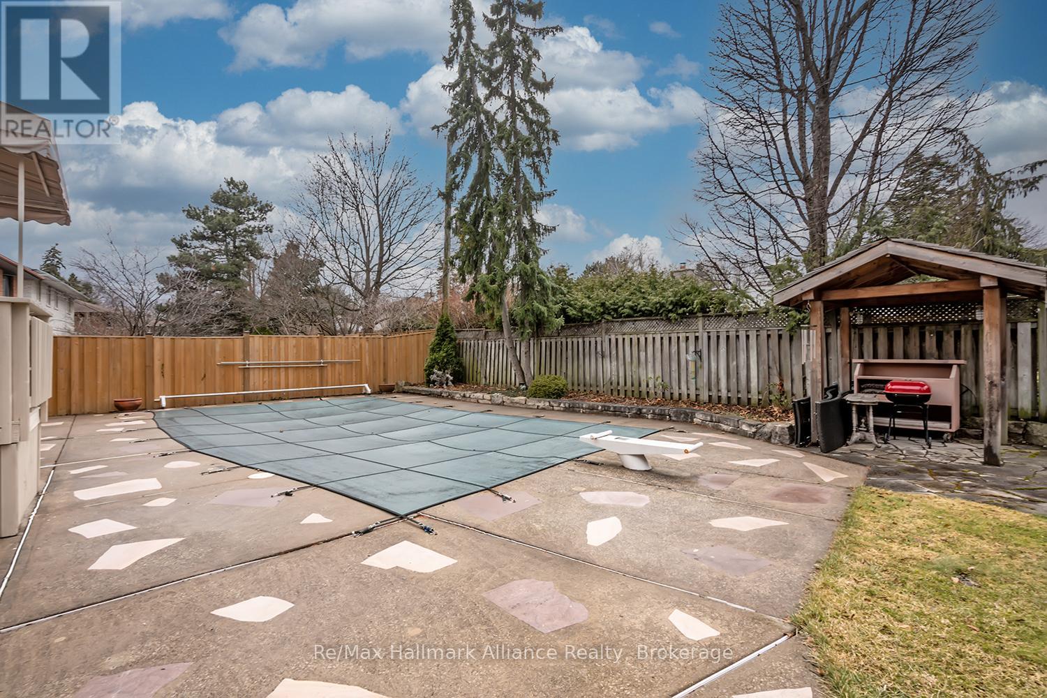 8 Silverthorne Bush Drive, Toronto, Ontario  M9C 2X5 - Photo 40 - W12928376