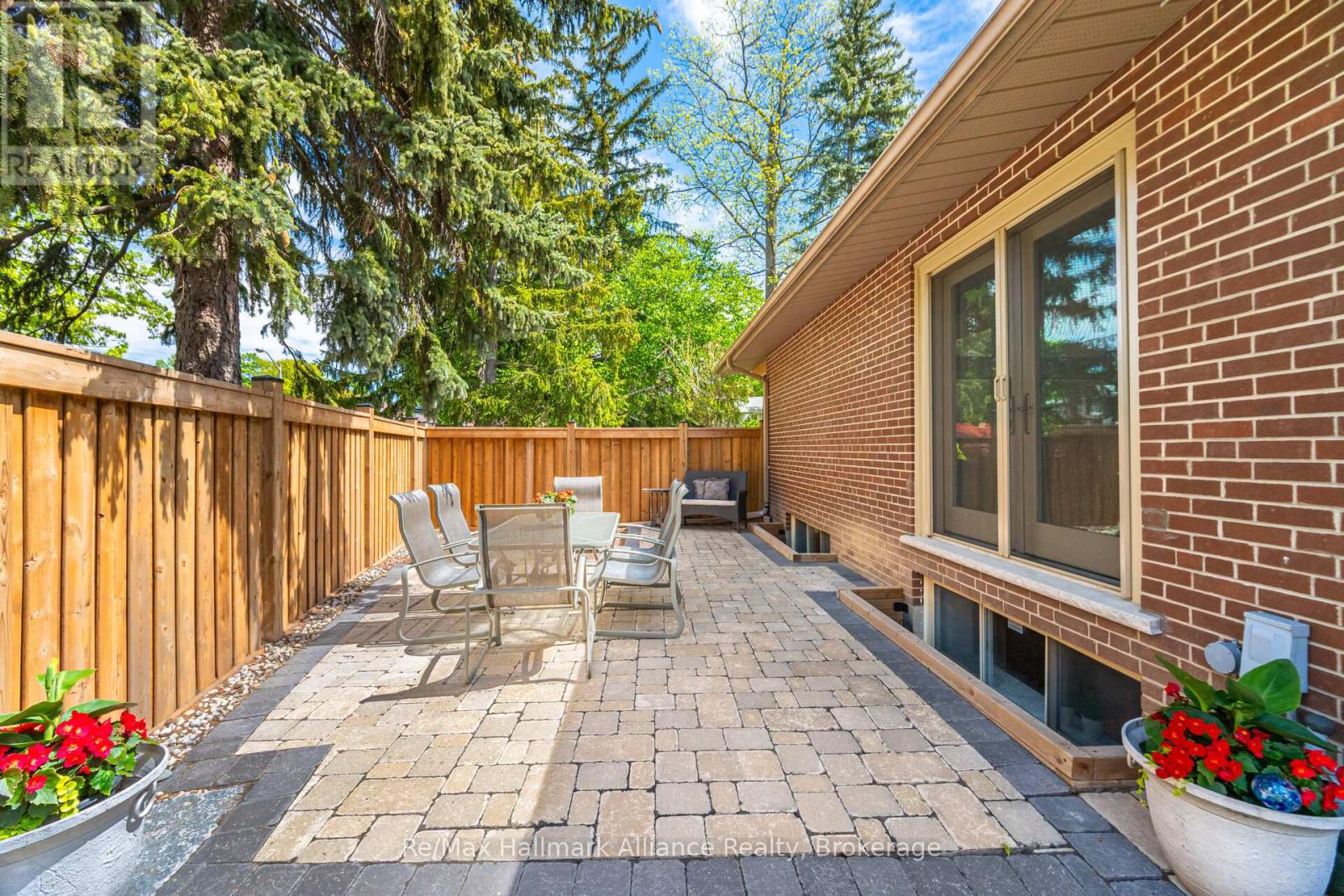 8 Silverthorne Bush Drive, Toronto, Ontario  M9C 2X5 - Photo 48 - W12928376