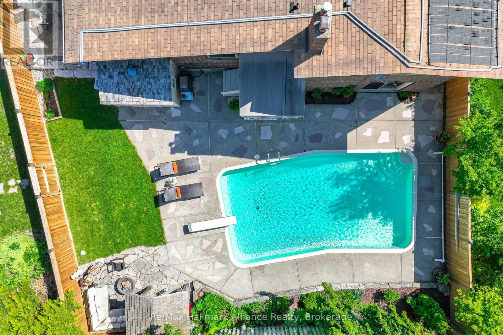 8 Silverthorne Bush Drive, Toronto, Ontario  M9C 2X5 - Photo 49 - W12928376