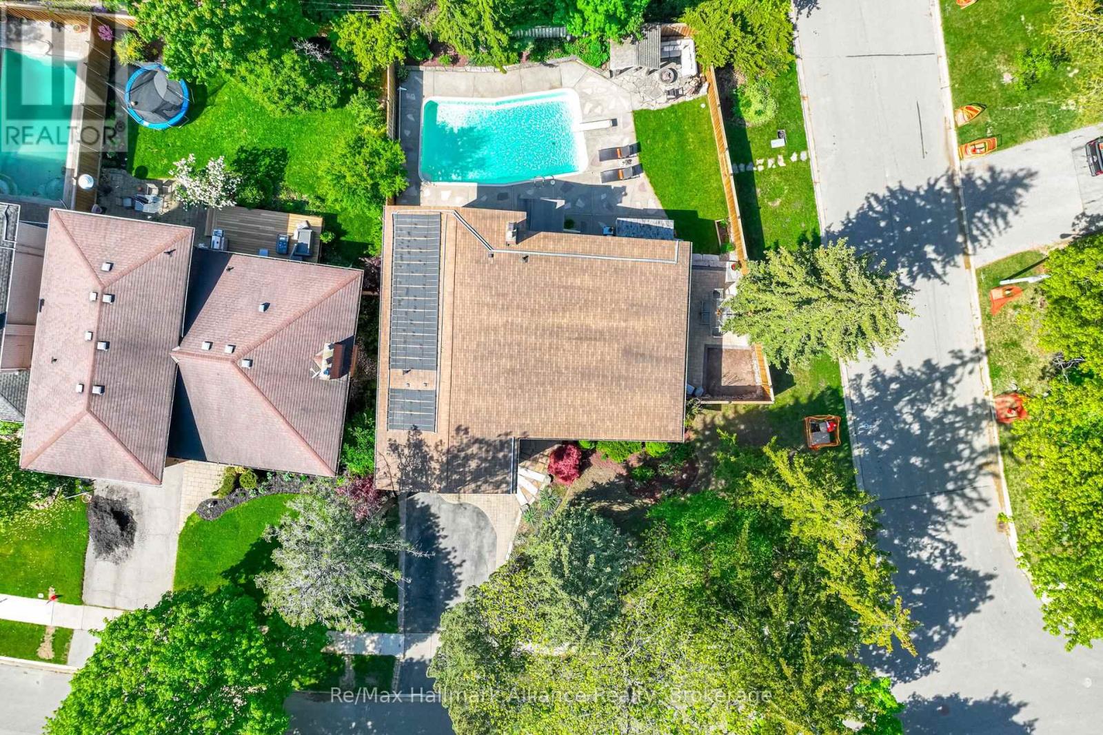 8 Silverthorne Bush Drive, Toronto, Ontario  M9C 2X5 - Photo 5 - W12928376