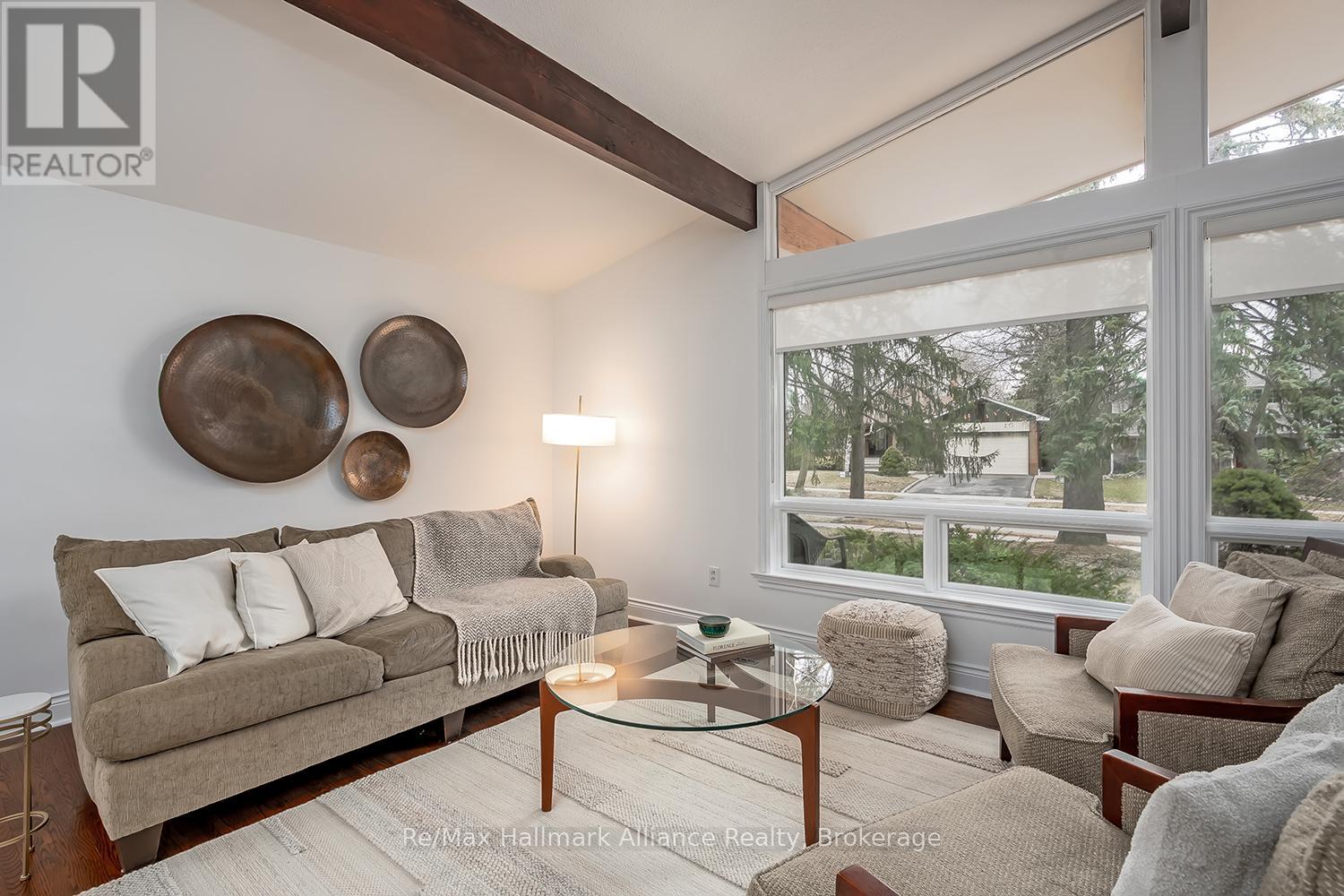 8 Silverthorne Bush Drive, Toronto, Ontario  M9C 2X5 - Photo 9 - W12928376