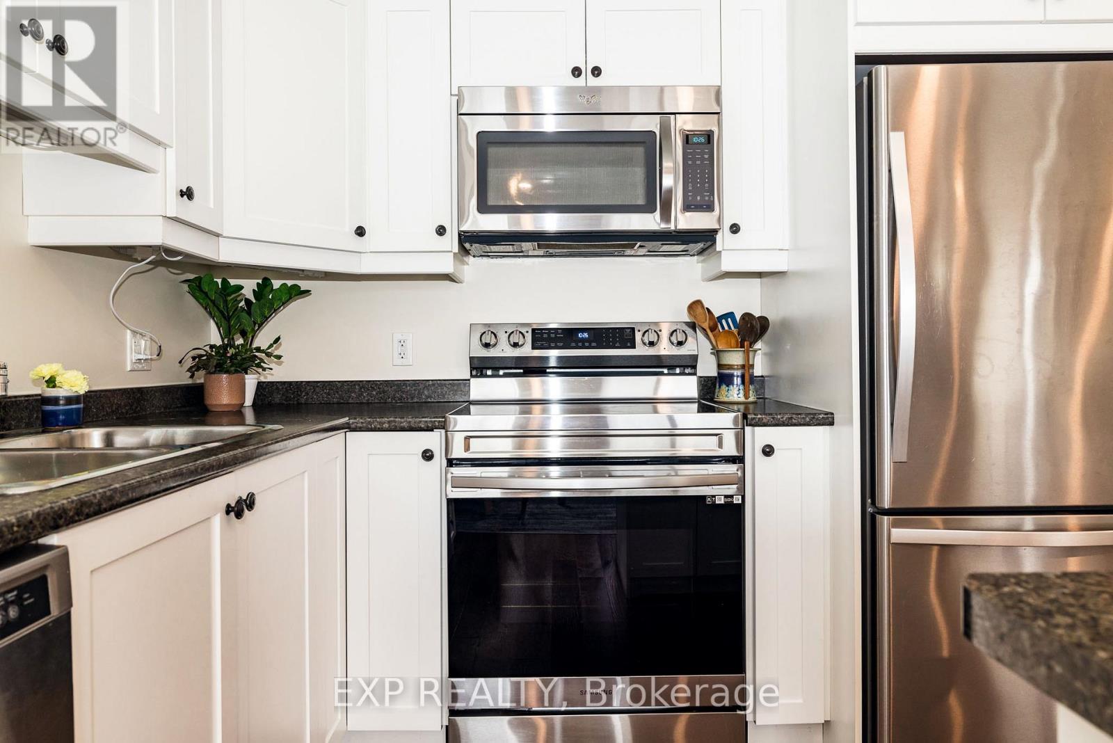 526 Stanley Brothers Street, Mississippi Mills, Ontario  K0A 1A0 - Photo 14 - X12927406