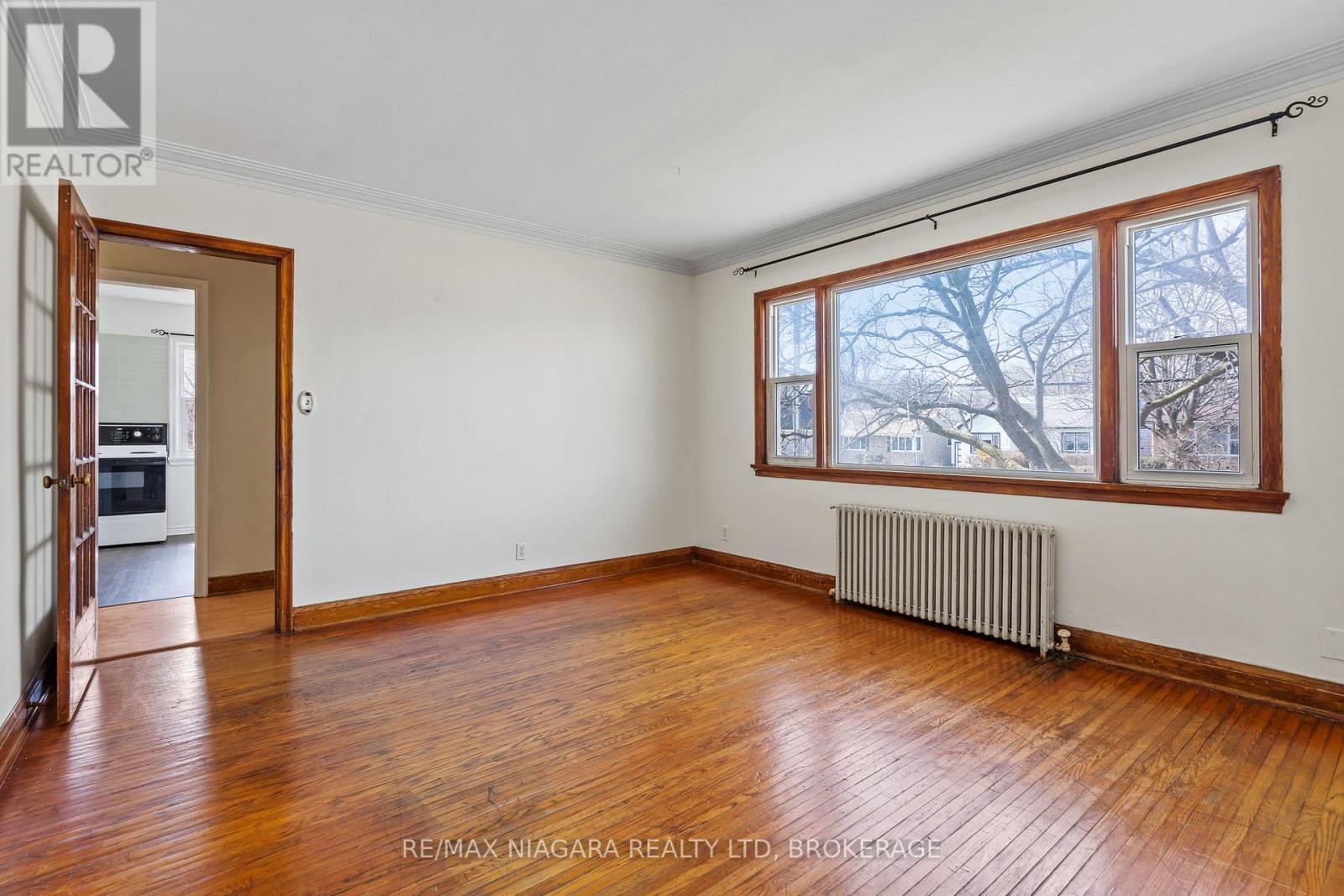 Unit #1 - 136 Haig Street, St. Catharines, Ontario  L2R 6L3 - Photo 5 - X12928276