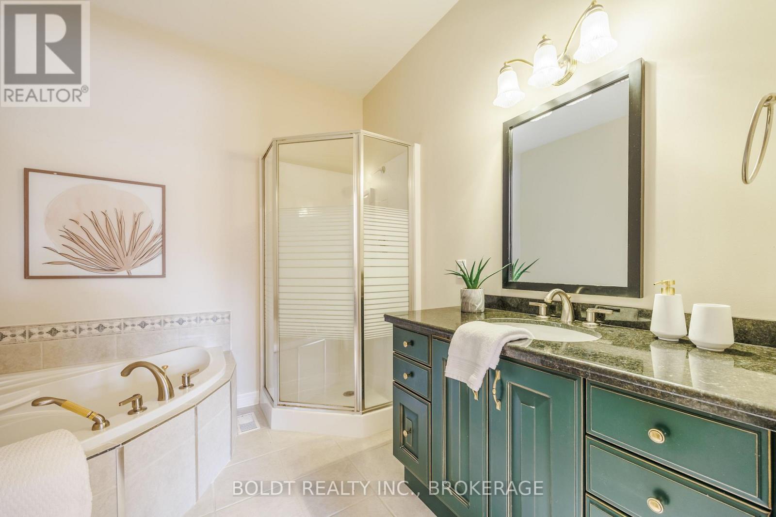 6 - 139 Glendale Avenue, St. Catharines, Ontario  L2T 2K2 - Photo 15 - X12928458