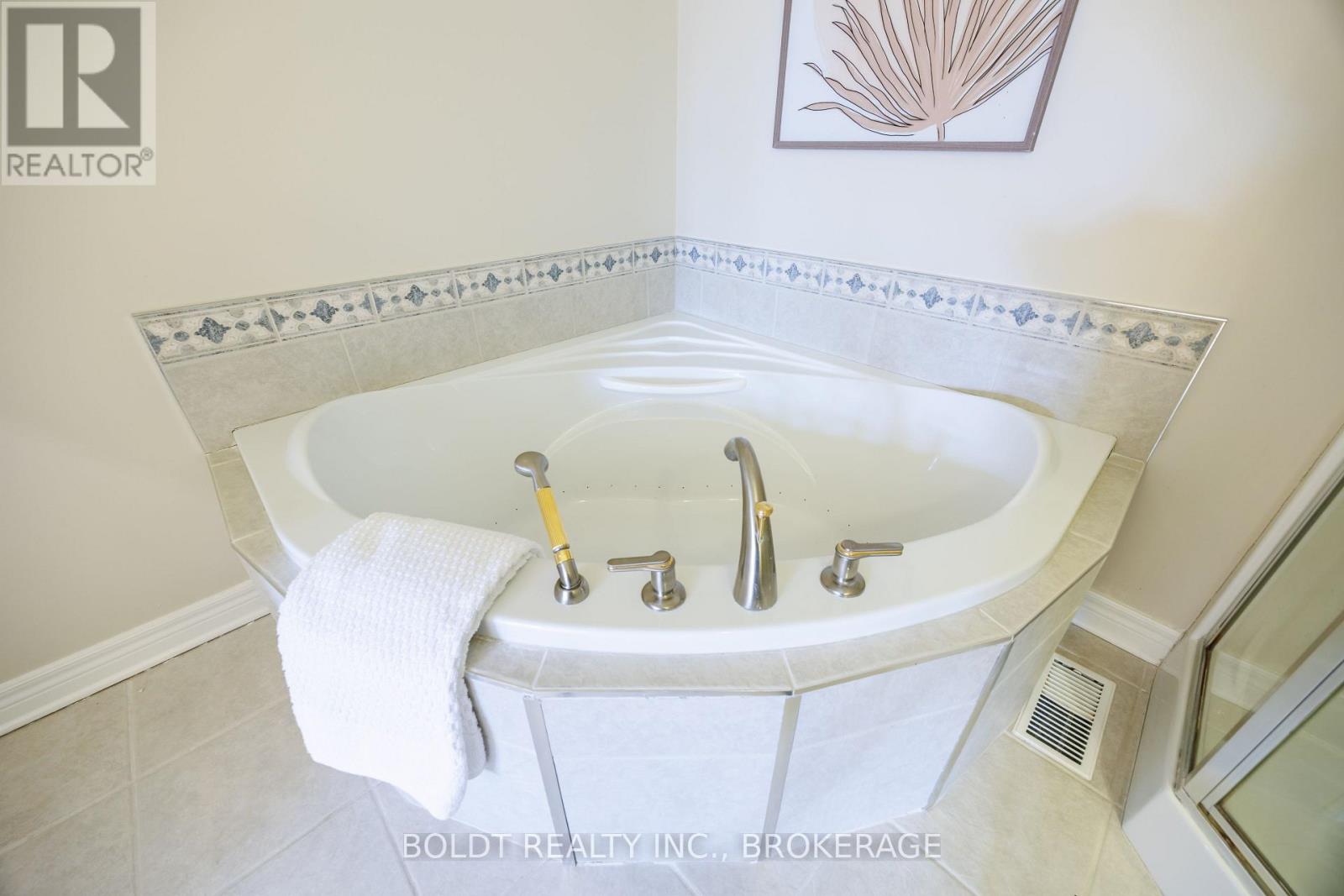 6 - 139 Glendale Avenue, St. Catharines, Ontario  L2T 2K2 - Photo 16 - X12928458