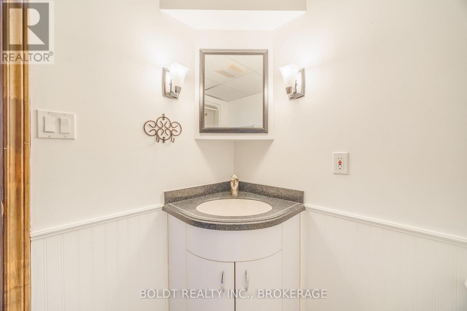 6 - 139 Glendale Avenue, St. Catharines, Ontario  L2T 2K2 - Photo 26 - X12928458